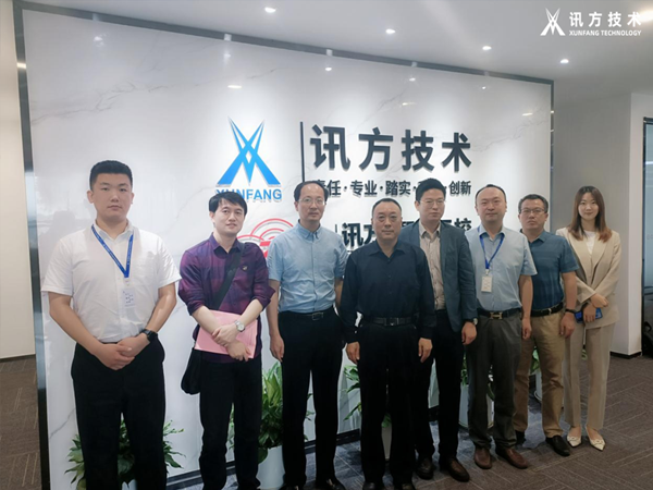 武汉职业技术学院校党委副书记何让波一行莅临腾博tengbo9885官网技术武汉基地